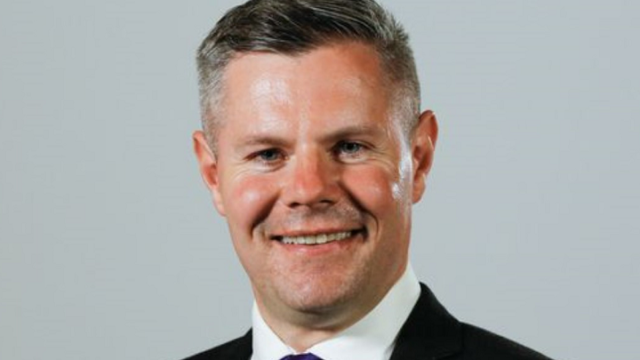 Παραίτηση υπουργού στη Σκωτία… Έστελνε μηνύματα σε 16χρονο αγόρι;