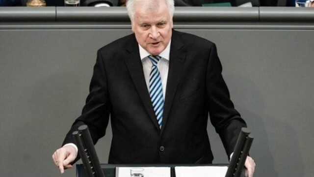 Γερμανία: O Zέεχοφερ προειδοποιεί για νέα προσφυγική κρίση