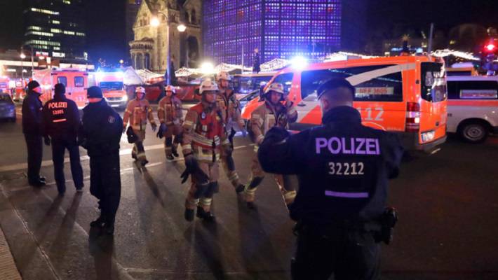 Τρομοκρατικό χτύπημα στη Γερμανία; 4 τραυματίες σε επίθεση με μαχαίρι