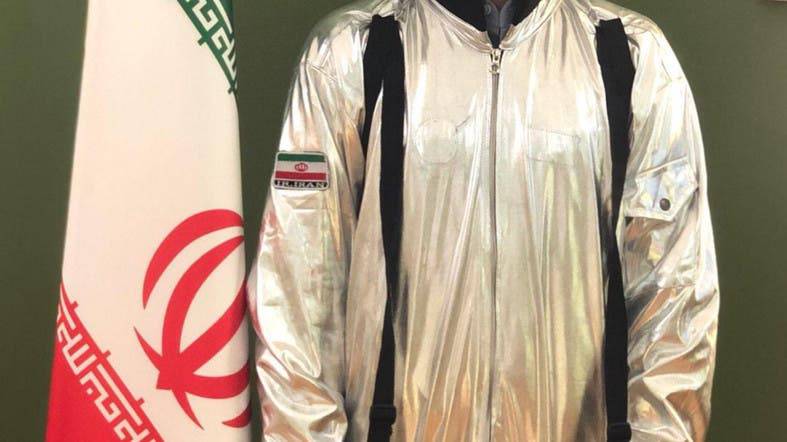 Ιρανική “στολή αστροναύτη” αποδεικνύεται αποκριάτικο κοστούμι
