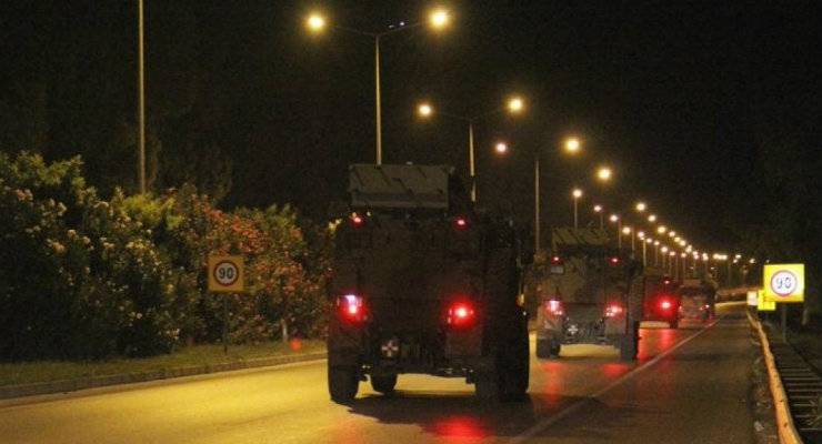 Εκατοντάδες τουρκικά στρατιωτικά μεσά οδεύουν προς Ιντλίμπ