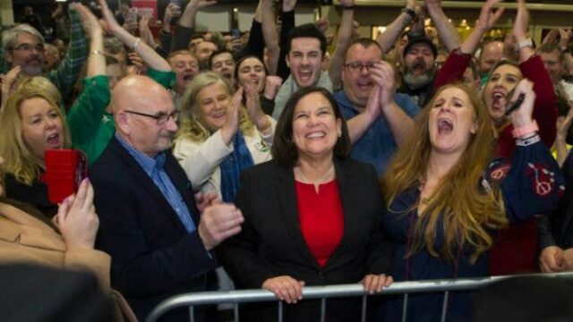 Ιρλανδία: Ιστορική νίκη του Σιν Φέιν στις βουλευτικές εκλογές