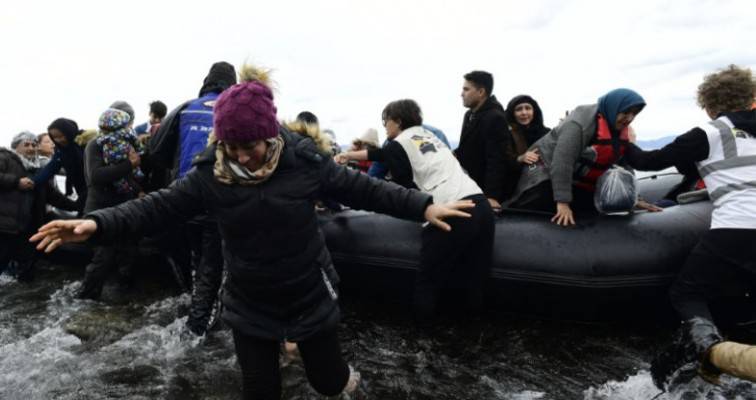 Κύματα μεταναστών ετοιμάζονται για απόβαση από την Τουρκία (βίντεο)