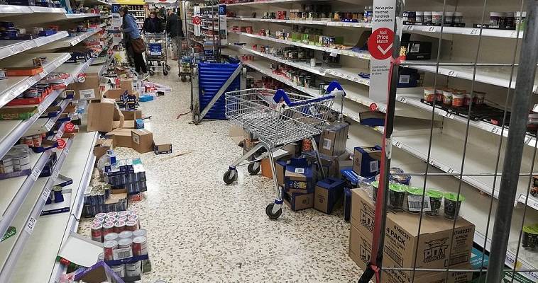 Χάος και πανικός στη Βρετανία… έφοδος στα σούπερ μάρκετ