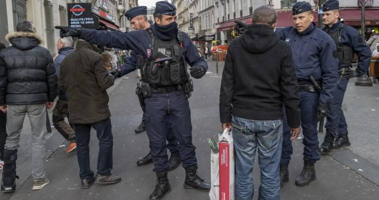 Γαλλία: Άρση των ταξιδιωτικών περιορισμών για τους πολίτες της ΕΕ