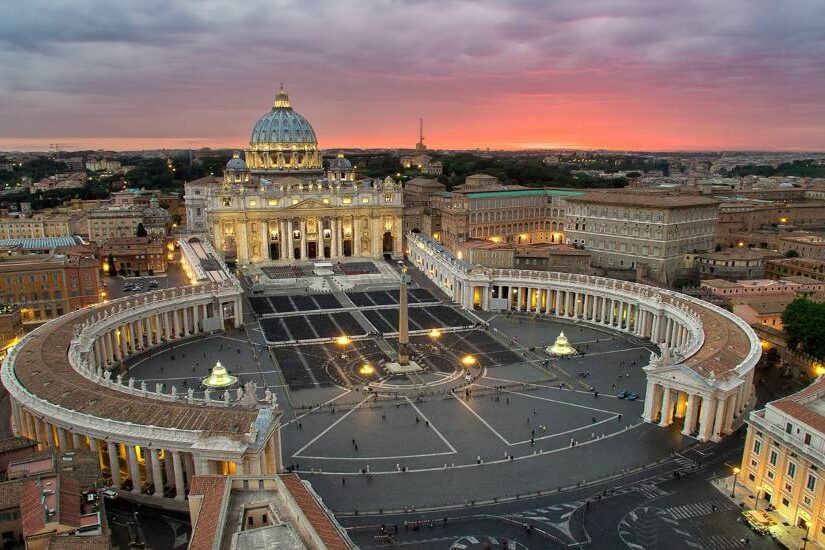 “Κλείνουν” οι εκκλησίες στην Ιταλία – Δεν θα τελούνται λειτουργίες, γάμοι και κηδείες  