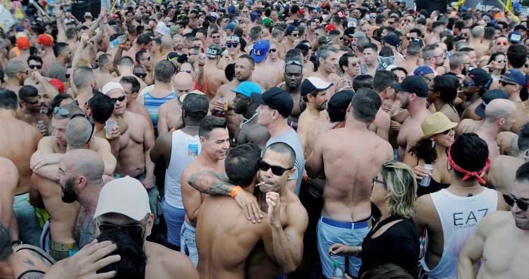 Κορωνοϊός – ΗΠΑ: Χιλιάδες συμμετέχοντες σε ΛΟΑΤΚΙ πάρτι έξετέθηκαν στον ιό