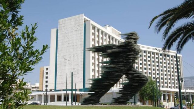 Αναστολή λειτουργίας των ξενοδοχείων 12μηνης λειτουργίας έως τέλος Απριλίου