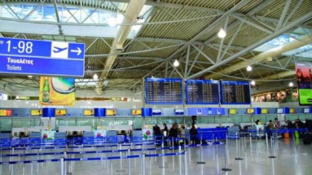 Σήμερα 3 πτήσεις με 400 Ελληνες από Λονδίνο – Συναγερμός στο αεροδρόμιο