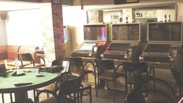 Καφενείο στο κέντρο της Αθήνας είχε μετατραπεί σε «μίνι καζίνο»