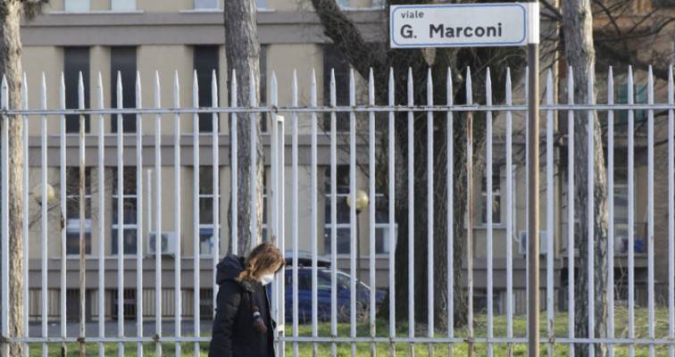 Κορωνοϊός: Η Ιταλία κλείνει όλα τα σχολεία και τα πανεπιστήμια -79 νεκροί