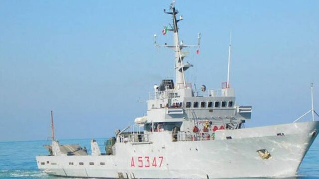 Λιβύη: Ιταλικό πλοίο που εφοδίαζε τις δυνάμεις του Σάρατζ αποχώρησε υπό πυρά πυροβολικού