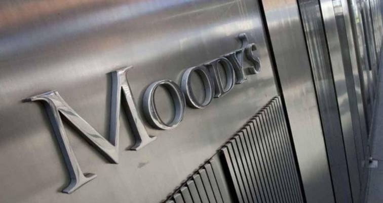 Ο Moody’s αναθεώρησε σε σταθερή από θετική την προοπτική του ελληνικού τραπεζικού συστήματος
