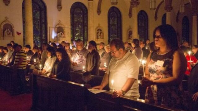 Πώς γιόρτασαν το Πάσχα οι καθολικοί – Η ανάσταση αργεί ακόμα..., Νεφέλη Λυγερού
