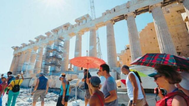 Ο τουρισμός αναστενάζει στον ευρωπαϊκό Νότο