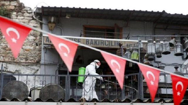 Μια τρύπα στο νερό η καθυστέρηση του Ερντογάν για lockdown, Βαγγέλης Σαρακινός
