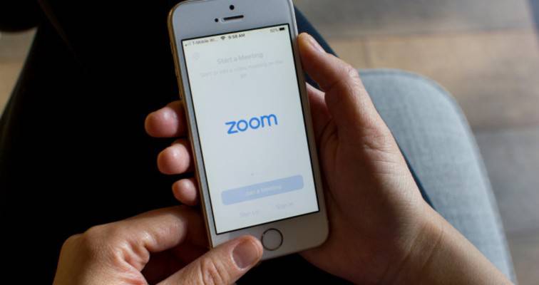 Στα άκρα οι σχέσεις της Google με τη Zoom με εμπλοκή ομογενούς