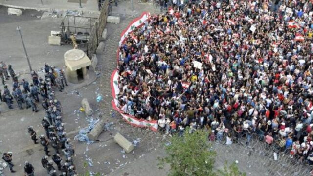 Λίβανος: Διαδηλώσεις εν μέσω χάους