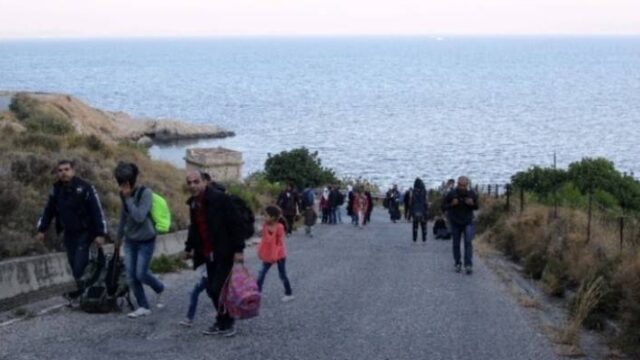 Συνεργασία Ελλάδας – ΕΕ για αποσυμφόρηση των καταυλισμών στα νησιά