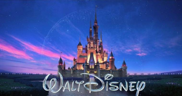 -Εμφύλιος πόλεμος στη Disney – Κληρονόμοι εναντίον μάνατζερς, Νεφέλη Λυγερού