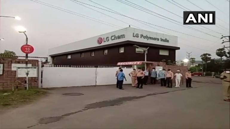 Ινδία: Διαρροή αερίου από εργοστάσιο της LG Polymers σκοτώνει (vid.)