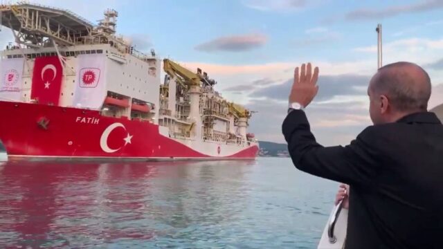 Γεωτρήσεις στη Μεσόγειο ανακοίνωσε ο Τούρκος υπουργός ενέργειας