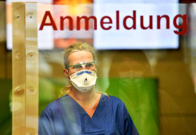 Αναζωπύρωση της πανδημίας στη Γερμανία – Οδυνηρό δίλημμα για τη Μέρκελ, Νεφέλη Λυγερού