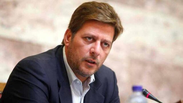 Η Ελλάδα ανοίγει και περιμένει εκατομμύρια τουρίστες λέει ο Βαρβιτσιώτης