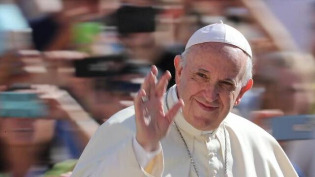 Τηλεφωνική επικοινωνία Μητσοτάκη με τον Πάπα Φραγκίσκο