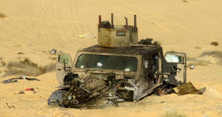 Οκτώ Αιγύπτιοι στρατιωτικοί νέκροι, δύο τραυματίες σε επίθεση στο Σινά