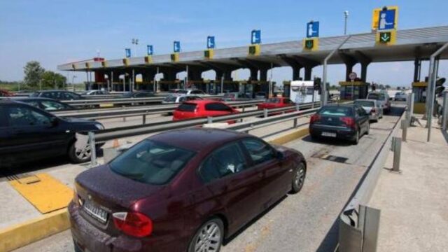 Ουρές στα διόδια των εθνικών οδών