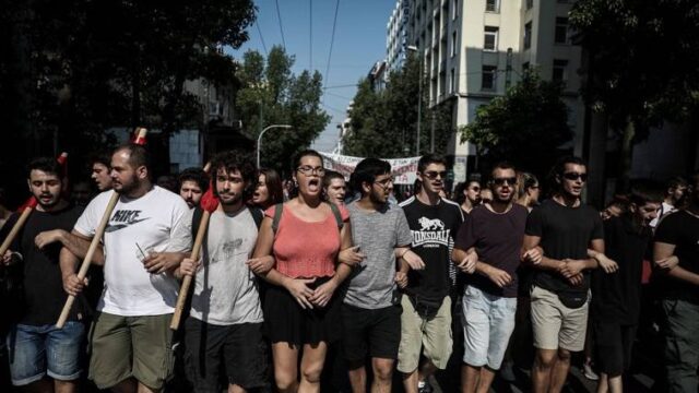 4ωρη στάση εργασίας απο την ΑΔΕΔΥ για το εκπαιδευτικό νομοσχέδιο