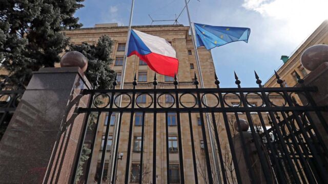 Η Ρωσία απελαύνει δύο Τσέχους διπλωμάτες από τη Μόσχα… αντίποινα