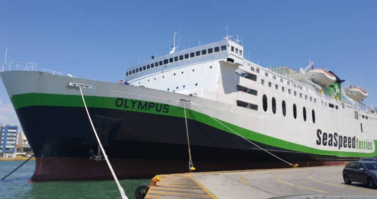 Στο λιμάνι του Ρεθύμνου προσέκρουσε το πλοίο «Olympus»