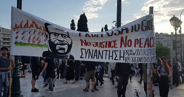 Επεισόδια στο κέντρο της Αθήνας στην πορεία για τον Φλόιντ