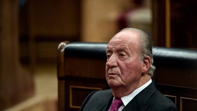 Ο Χουάν Κάρλος ξεχρεώνει μέσω της πώλησης τηλεοπτικών δικαιωμάτων