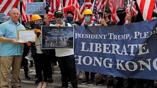 Η αντικινεζική εκστρατεία των ΗΠΑ δοκιμάζεται στο Χονγκ Κονγκ, Πελαγία Καρπαθιωτάκη