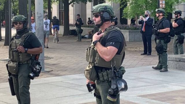 Ομοσπονδιακοί πράκτορες αγνώστου ταυτότητος περιπολούν στην πρωτεύουσα των ΗΠΑ