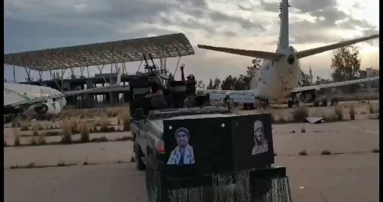 Δυνάμεις του Σάρατζ κατέλαβαν το αεροδρόμιο της Τρίπολης (βίντεο)