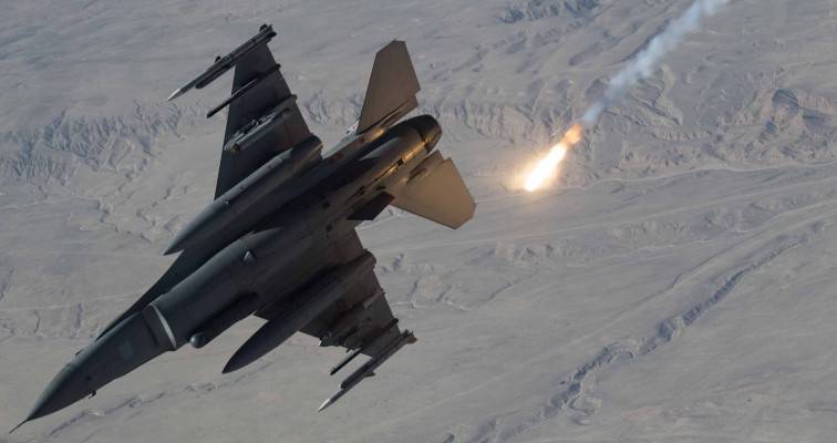 Οι πρώτες αεροπορικές επιθέσεις των ΗΠΑ εναντίον Ταλιμπάν από τη λήξη της εκεχειρίας