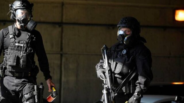 Φοιτητής που κατηγορείτο για επίθεση κατά αστυνομικού απηλλάγη λόγω βίντεο (βίντεο)