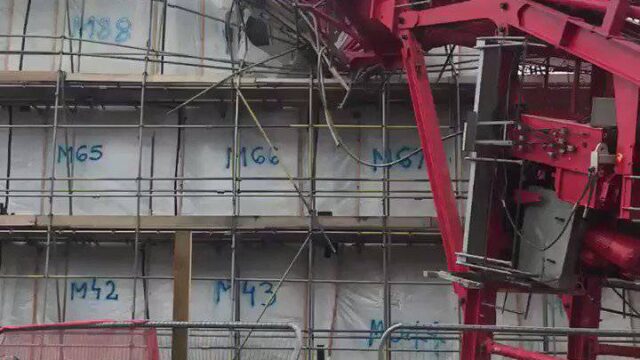 Αγγλία: Γερανός έπεσε πάνω σε σπίτια – Τέσσερις τραυματίες