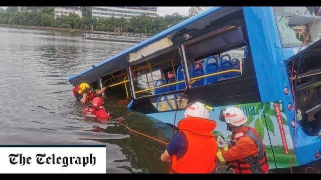 Κίνα:  21 μαθητές νεκροί από τρελή πορεία  λεωφορείου σε λίμνη
