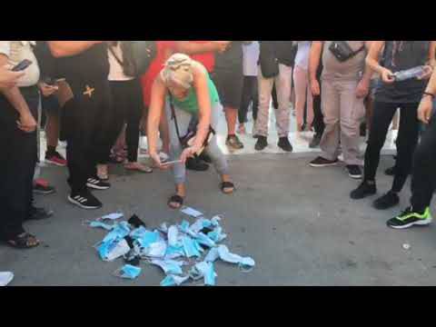 400 άτομα στη συγκέντρωση κατά της μάσκας στην Αθήνα