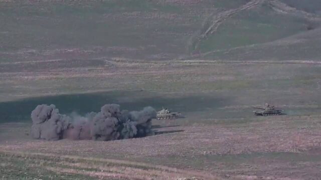Αρμενικά πυρά κομματιάζουν αζέρικα άρματα μάχης – ΒΙΝΤΕΟ