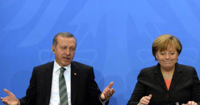 Erdogan is offering the pretext that Merkel asked for, Nefeli Lygerou