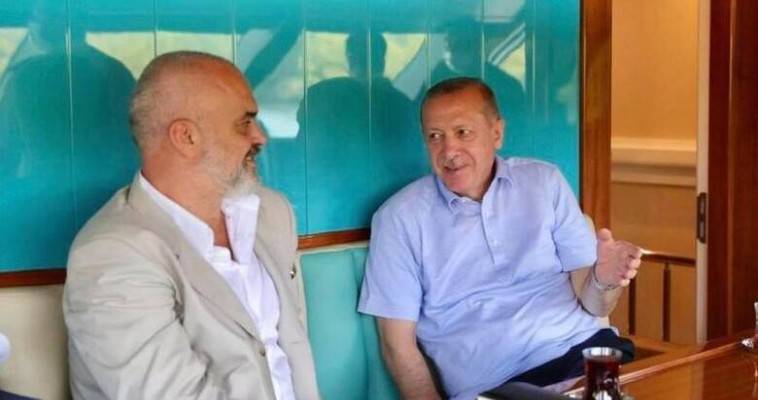 Στην αγκαλιά του Ερντογάν έχει ρίξει την Αλβανία ο Ράμα, Ευθύμιος Τσιλιόπουλος