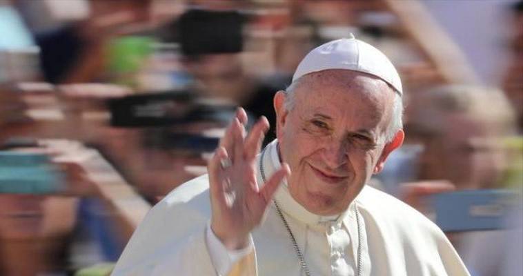 Εφτασε στην Ελλάδα ο Πάπας Φραγκίσκος