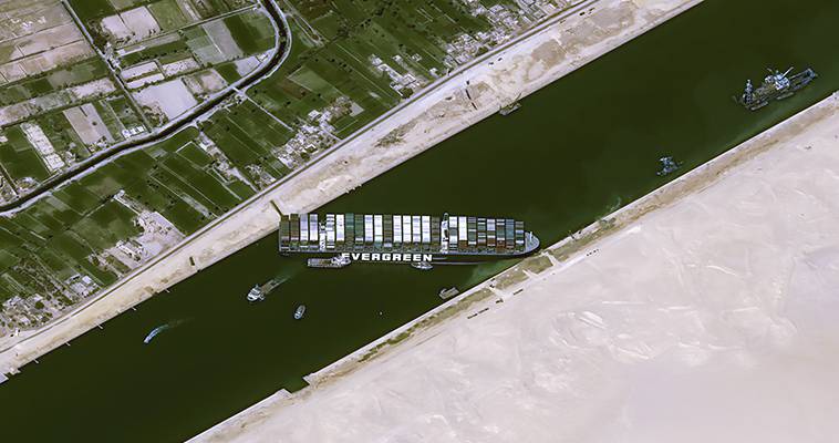 Μποτιλιάρισμα στη διώρυγα του Σουέζ – 238 πλοία στην ουρά, Αλέξανδρος Μουτζουρίδης