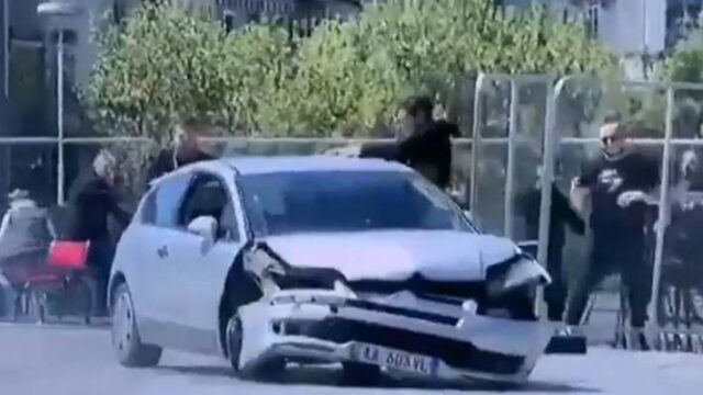 "Νίντζα" πολίτης σταματά αυτοκίνητο σε τρελή πορεία